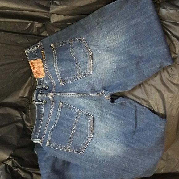 #100 EUC Lucky Brand mens Jean's 33x 33 relaxed straight - Picture 4 of 10